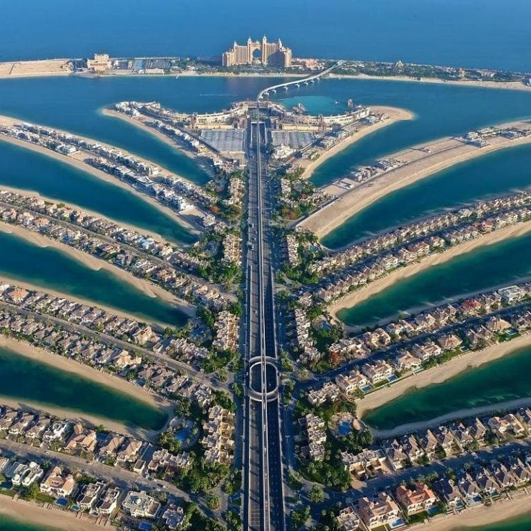 Parking space to rent - Palm Jumeirah, Dubai