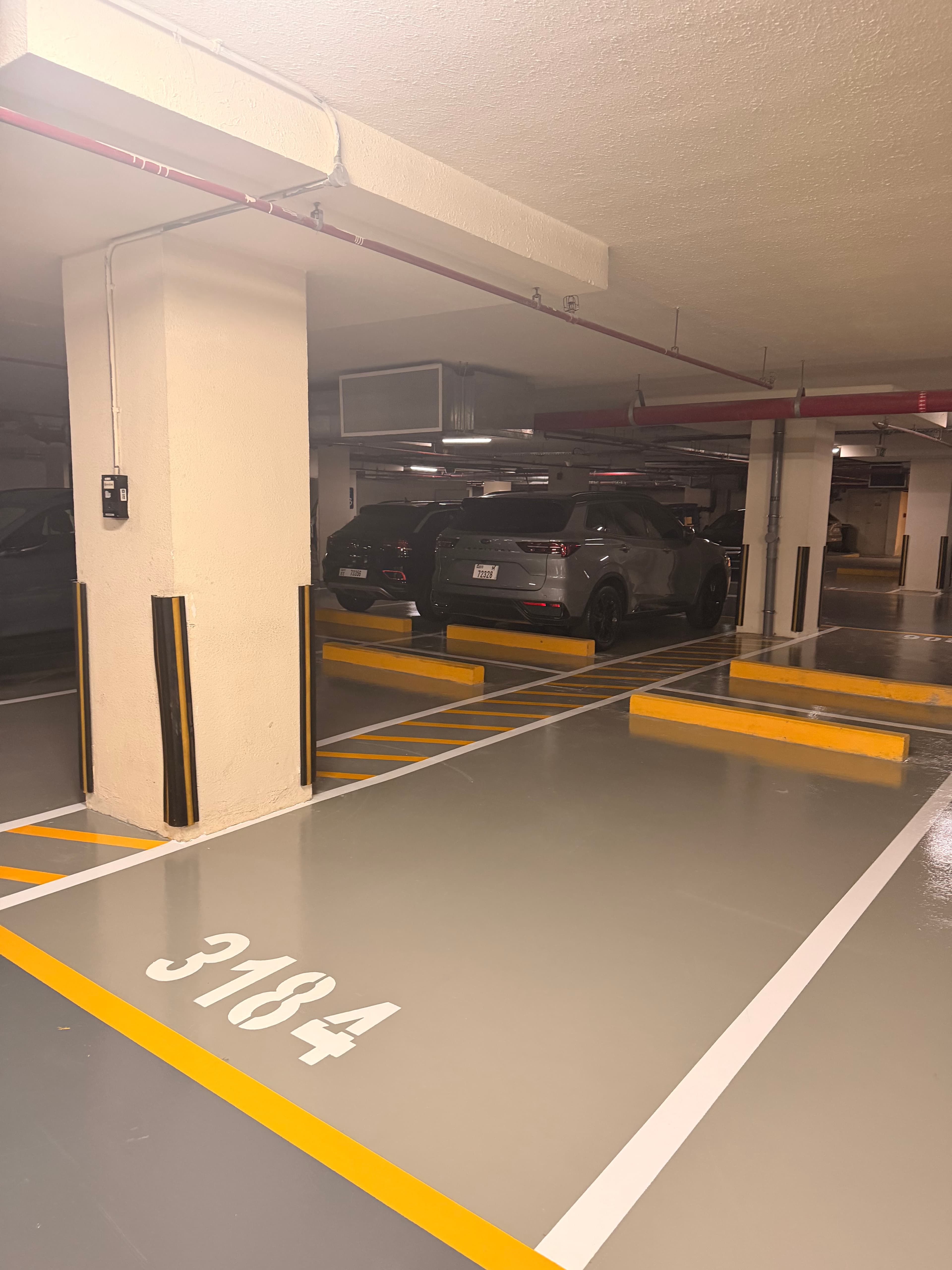 Covered space in Dubai Marina, Park Island Tower.