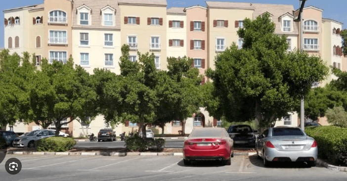 Parking on Discovery Garden