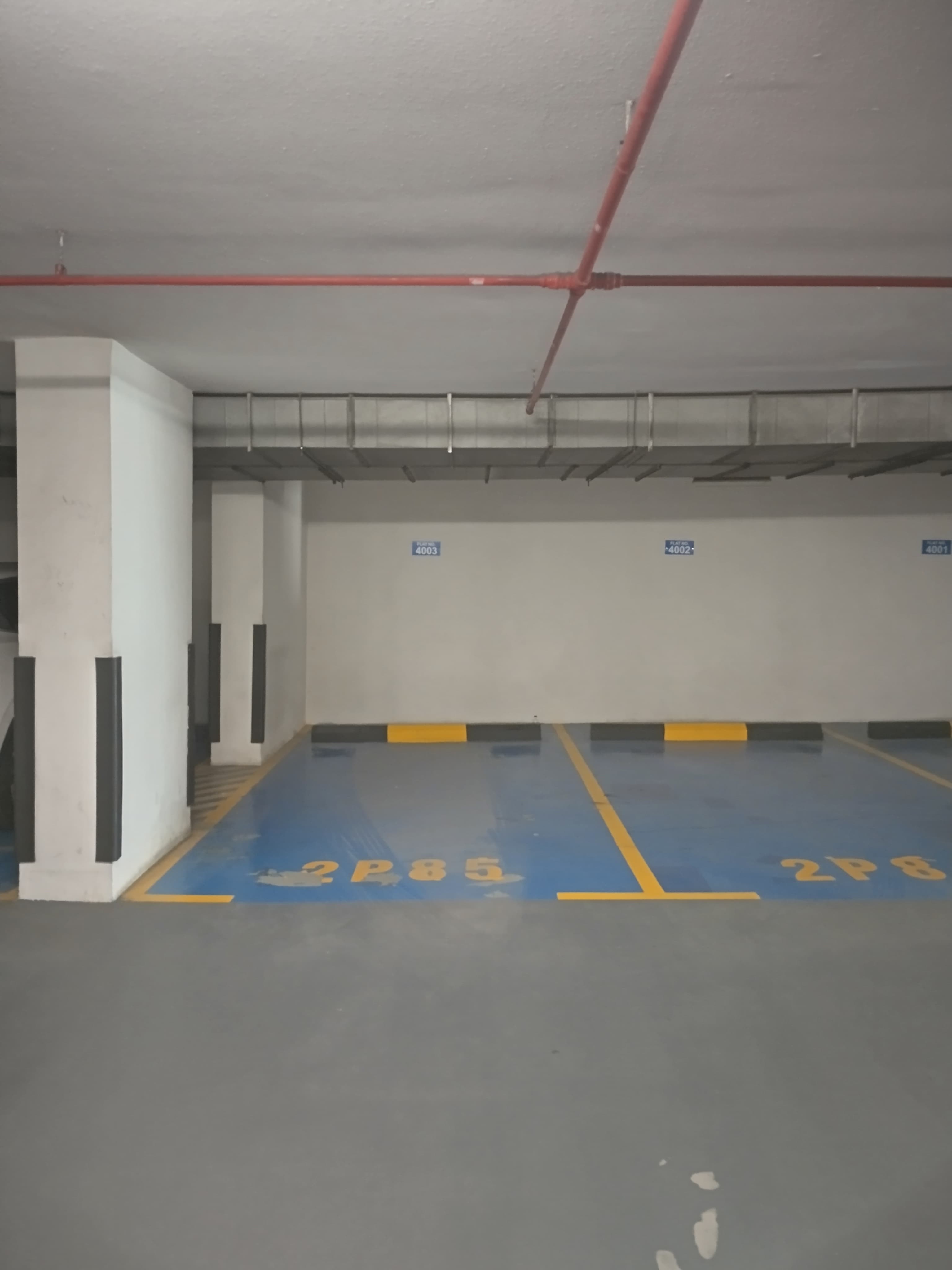 Covered parking space in Dubai Marina