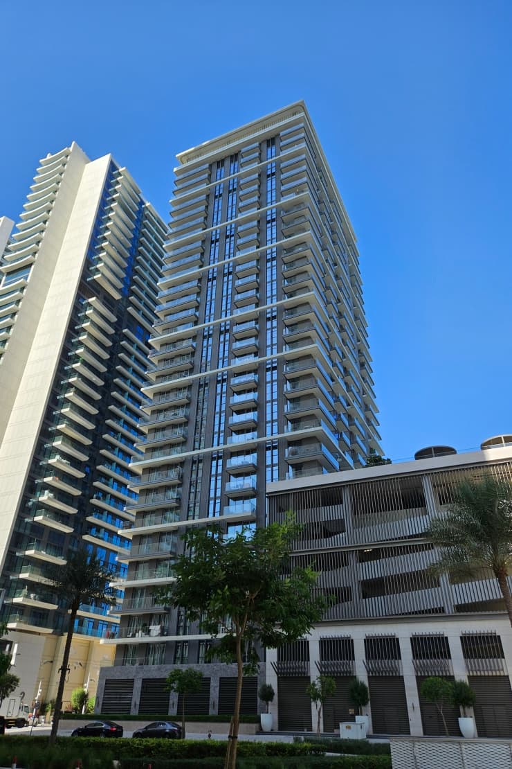Premium Covered Parking Spot for Rent – Emaar Beachfront/Dubai Harbour