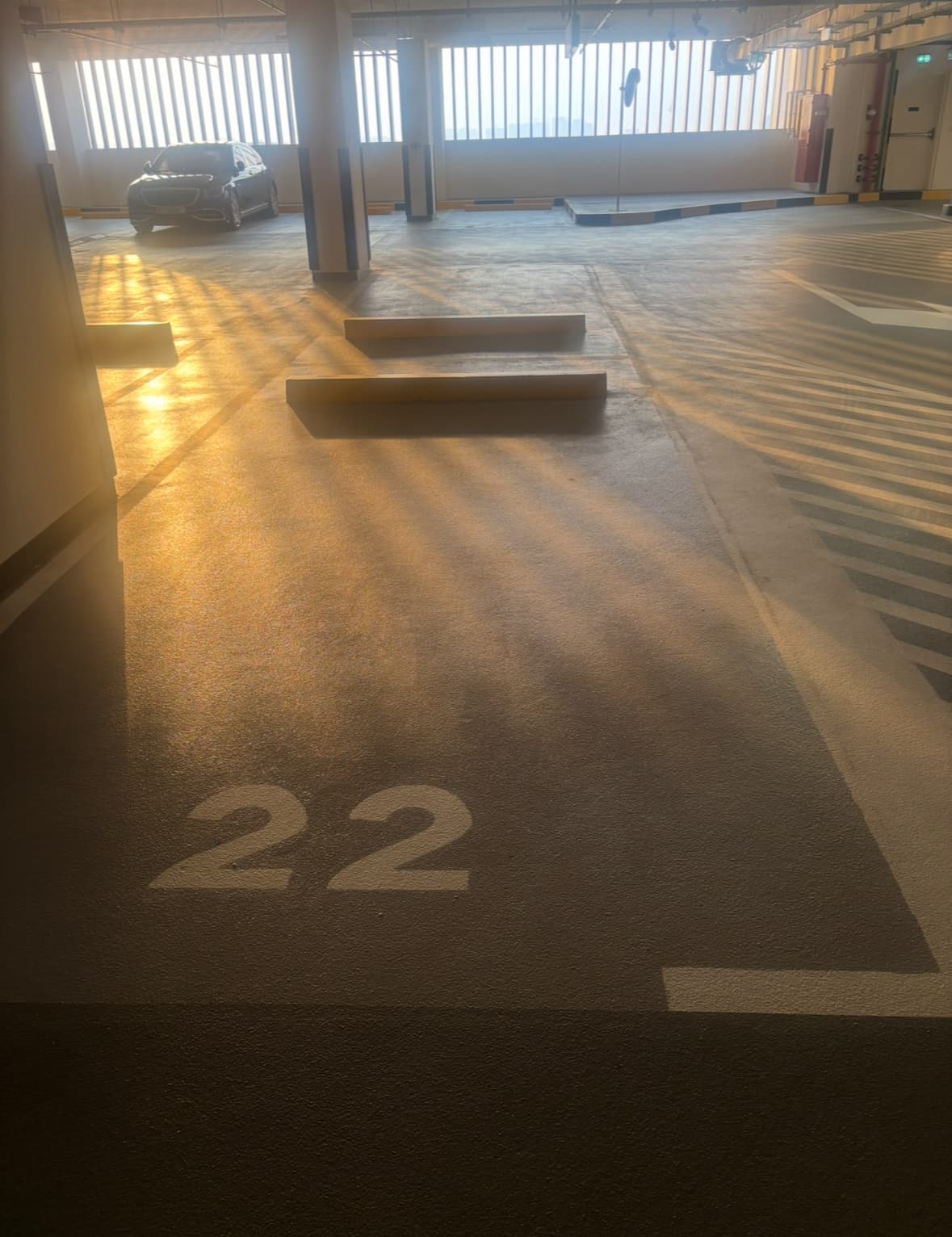 Premium Covered Parking Spot for Rent – Emaar Beachfront/Dubai Harbour