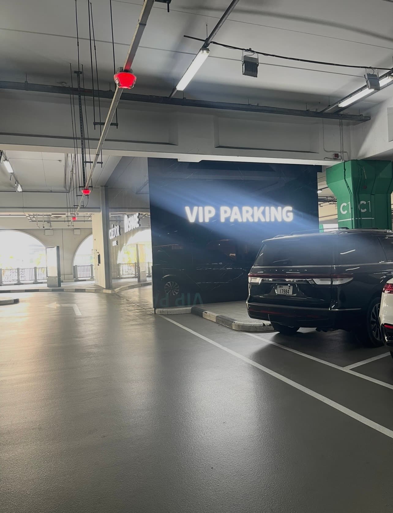 Mall of the emirates VIP parking