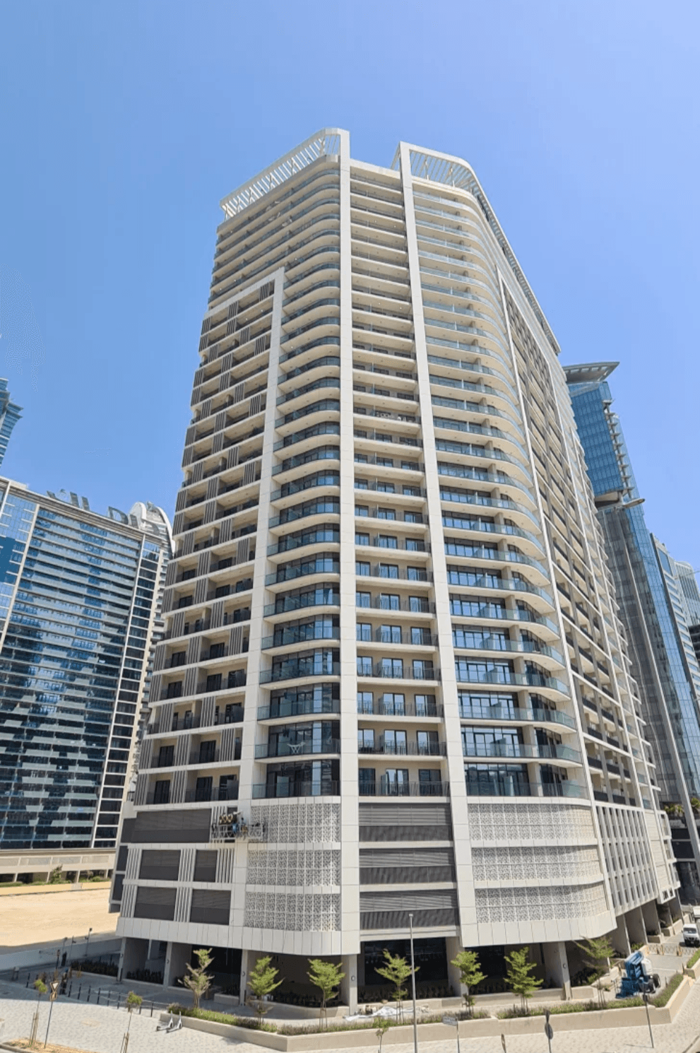 Covered parking in business bay apartment