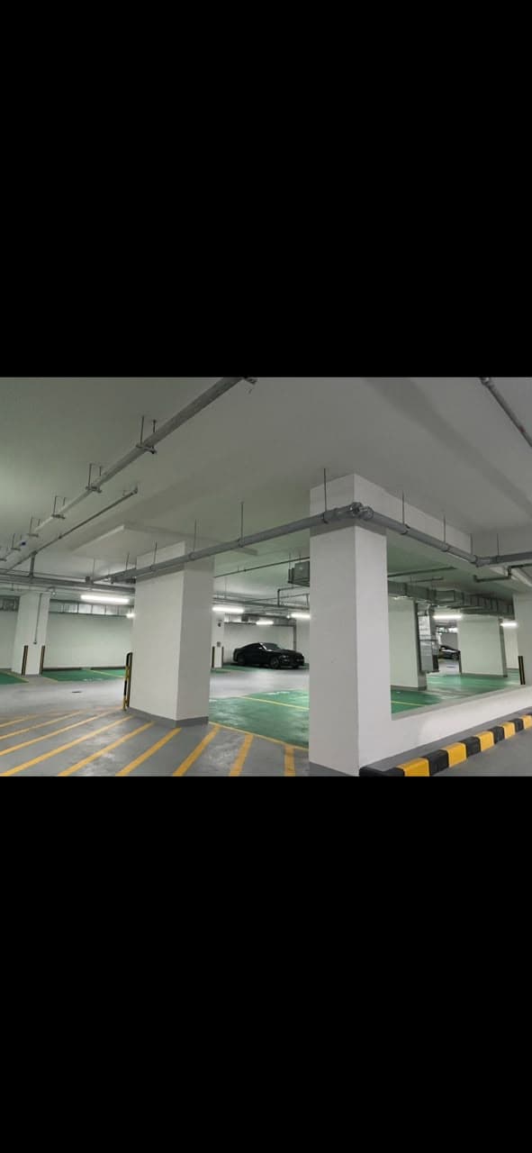 Covered parking in bussiness bay best access to sheikh zayed directly
