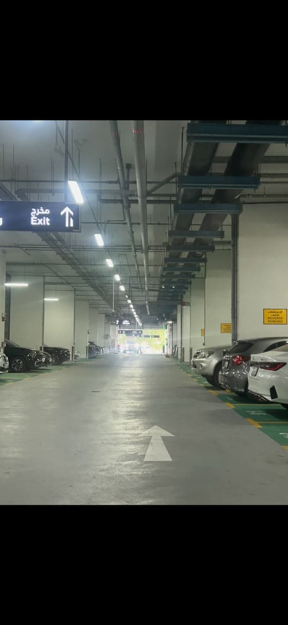 Covered parking in bussiness bay best access to sheikh zayed directly