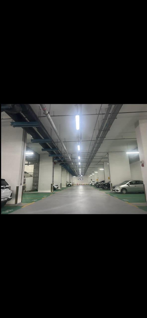 Covered parking in bussiness bay best access to sheikh zayed directly