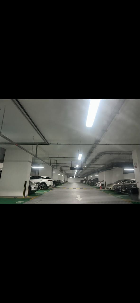 Cover parking bestnprime location bussiness bay to sheikh Zayed highway