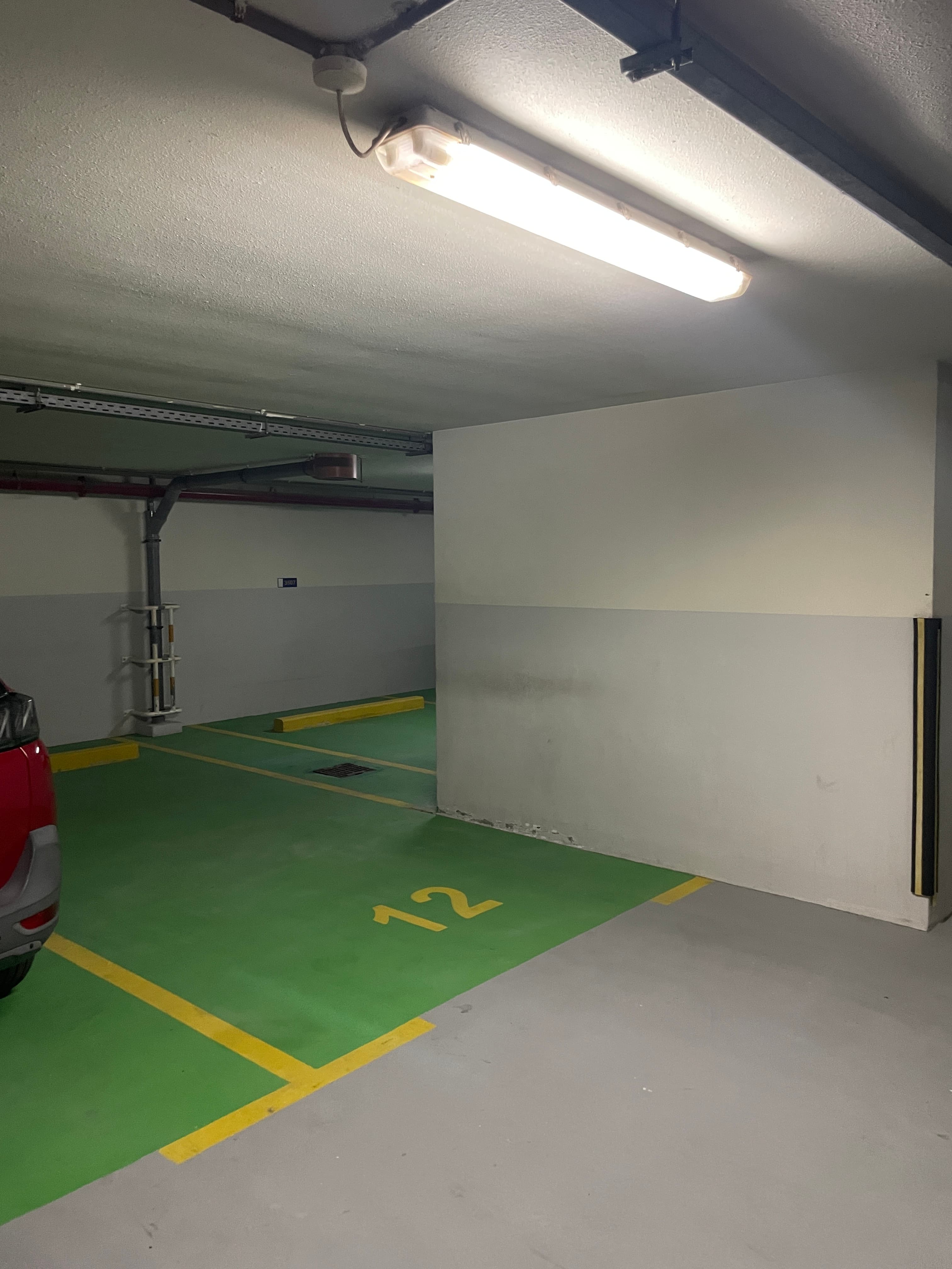 Covered Space in Dubai Marina